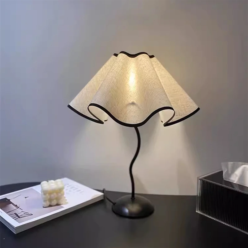台灯 卧室床头灯ins创意花瓣侘寂风民宿样板间装饰小夜灯