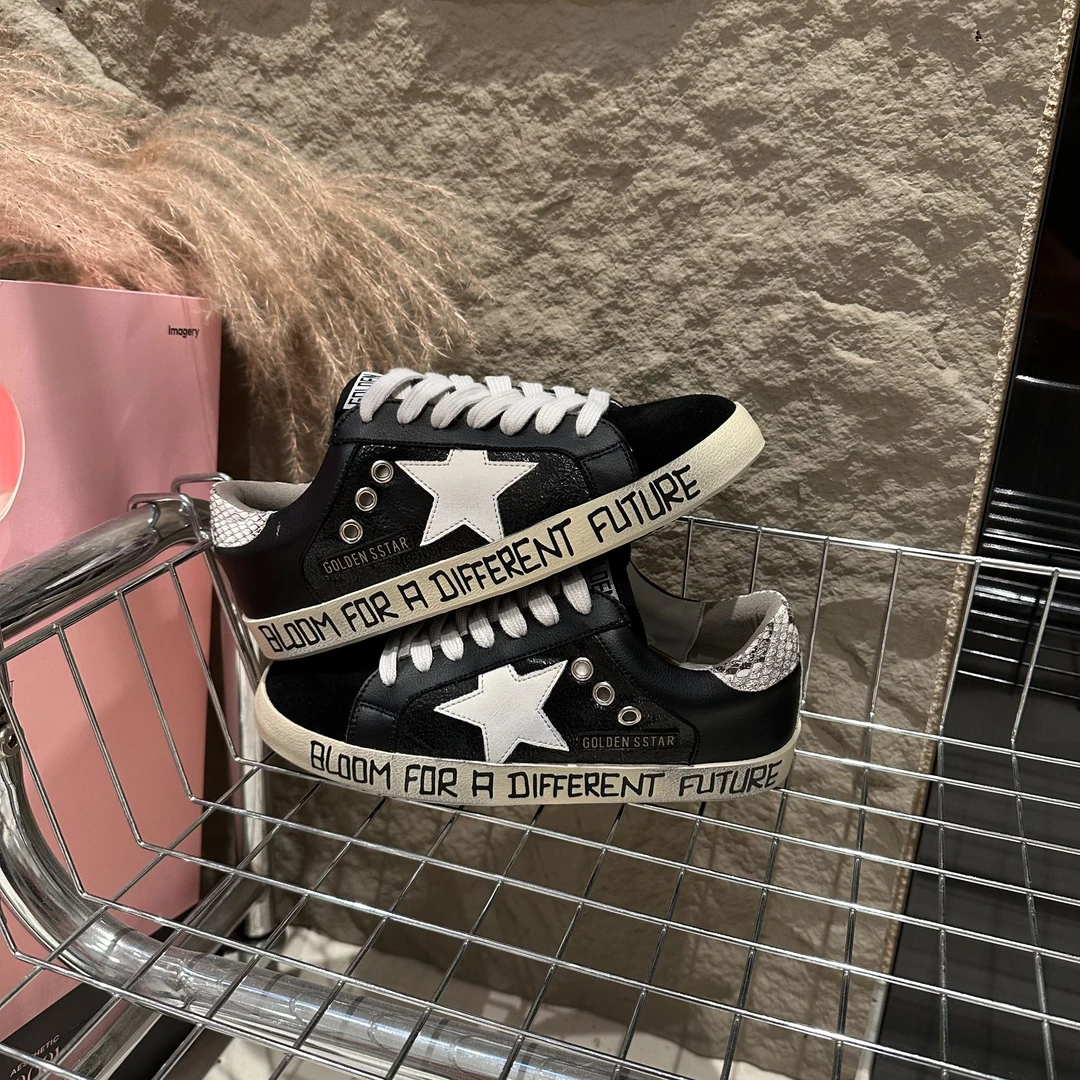 星星款百搭印花低帮爆裂皮新款女士板鞋星星板鞋黑色