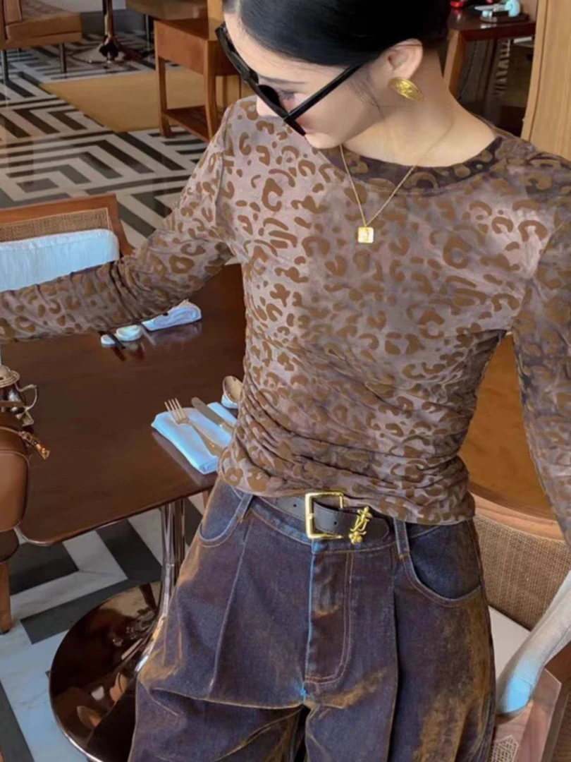 时髦显瘦豹纹圆领打底衫当前最流行的网红豹纹元素时尚百搭打底