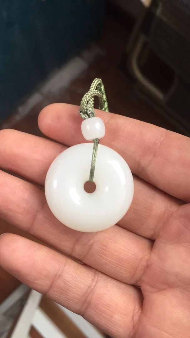 新疆和田玉平台扣