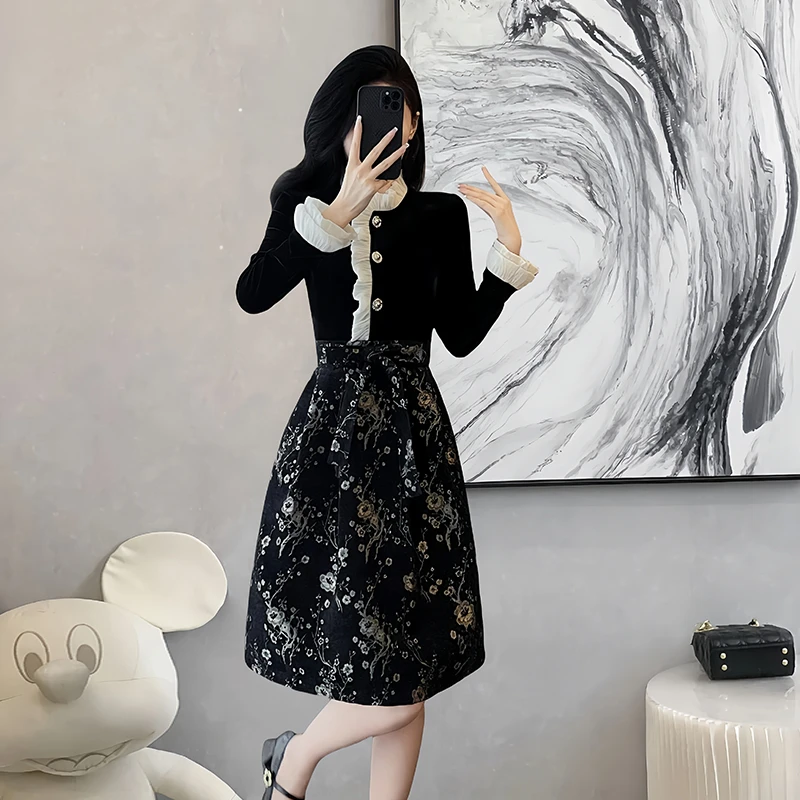 法式复古连衣裙女装秋冬新款气质时尚显瘦收腰提花拼接中长款裙子