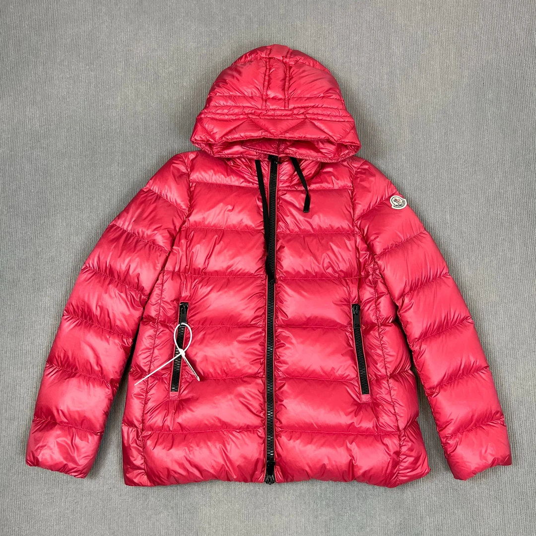 盟可睐/2410134/2码/纯色logo袖标连帽羽绒服/95新/工价11200