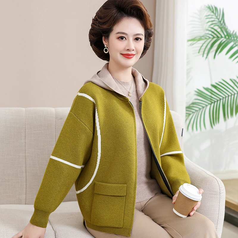 妈妈秋装短款开衫外套2024新款中老年女装春秋时尚针织连帽上衣服