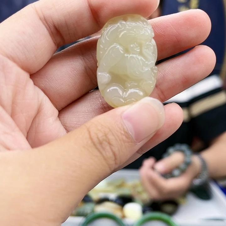 和田玉颈饰未镶嵌