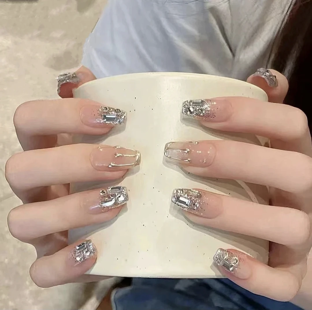 【白兰地】新款纯手工穿戴甲轻奢爆闪钻穿戴美甲短款显白百搭美甲