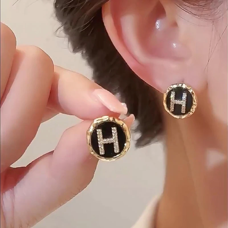 锌合金耳饰 字母耳钉女气质耳环爆款小众设计感高级轻奢银针耳饰