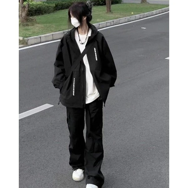 美式机能风黑色冲锋衣外套女春秋新款字母印花宽松连帽夹克ins潮