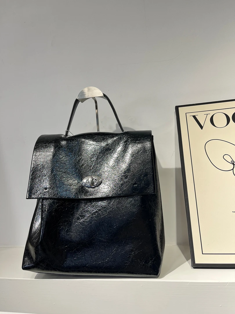 新款时尚百搭女士双肩包轻奢气质女包潮流-PL389-黑色