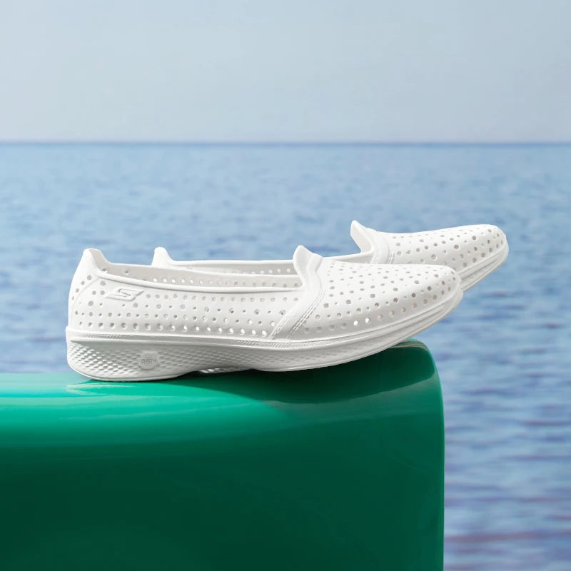 Skechers斯凯奇泡泡鞋2025夏新款女子休闲运动凉拖鞋洞洞鞋14690