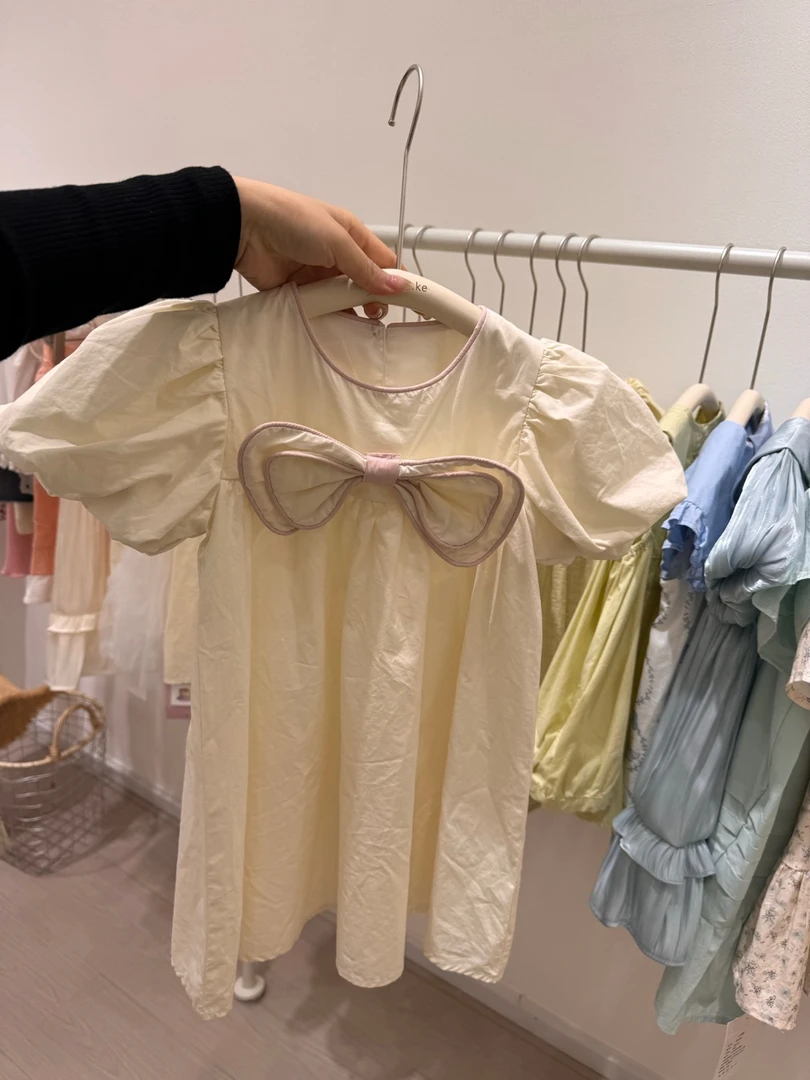 【现货】242-SC-8166米色  童装2024年夏季新款儿童蝴蝶结连衣裙