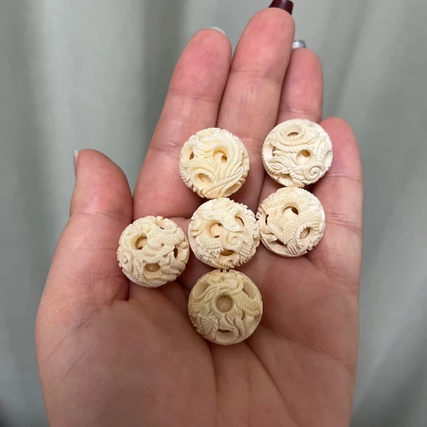 A12：猛犸牙精工鬼工球圆珠配饰20mm（随机发一个）