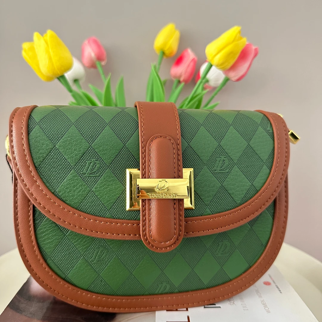 2023新款包包复古菱格斜挎高级质感女包半圆马鞍包