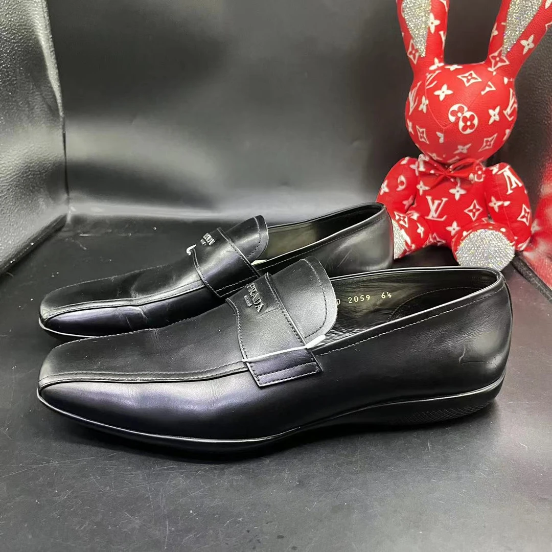 【聚星甄选】Prada/普拉达  绑带黑色时尚百搭皮鞋  40.5码  ddm512