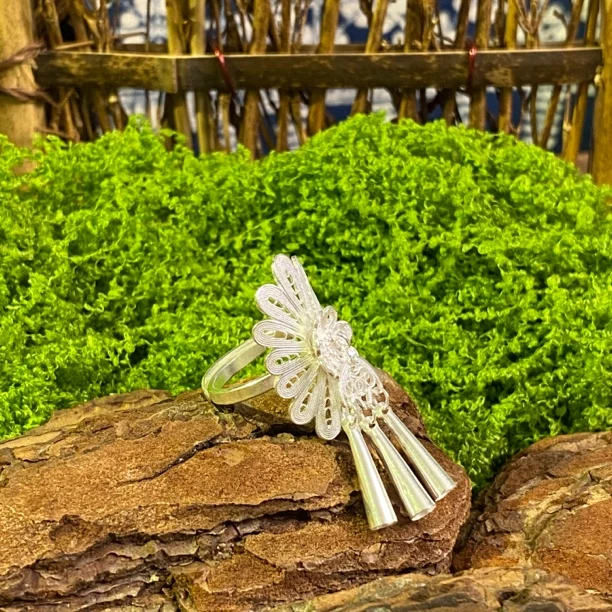 足银戒指 立体小喇叭花丝戒指