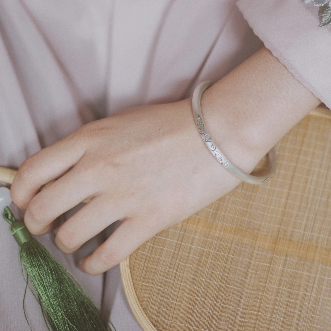 银奶奶 足银手镯 铃兰 银奶奶原创复古文艺手工细银手镯环哑光