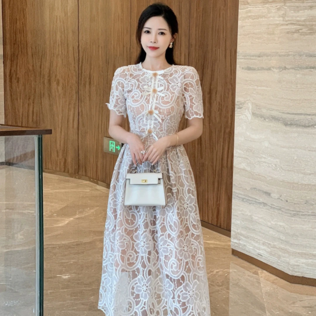 【古堡情书长款】越南蕾丝刺绣花朵肤色里衬气质轻奢连衣裙Y192微瑕