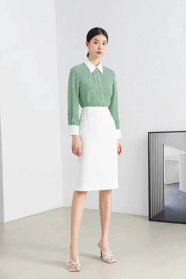 2023年时尚潮流拼接领衬衣