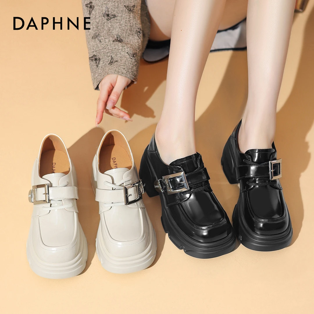 达芙妮女式时尚2024圆头厚底洋气简约日系甜美纯色小众春秋乐福鞋