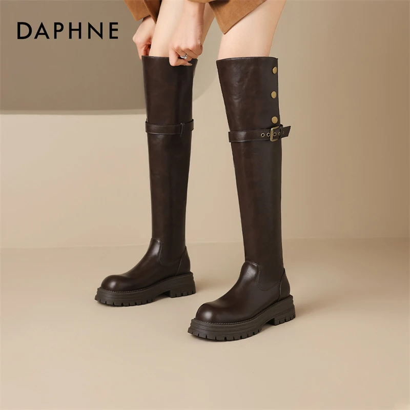 达芙妮2025冬季精致款时装靴适合约会场景大气时尚过膝长筒女鞋