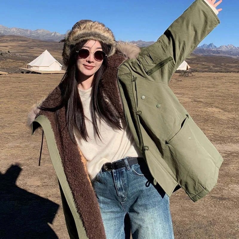 付智恩 沿海公路 工装连帽宽松保暖时尚派克90鸭绒羽绒服外套女冬