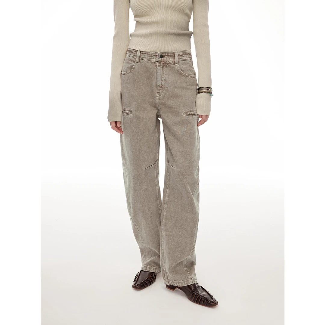 付智恩 沙色弯刀牛仔裤