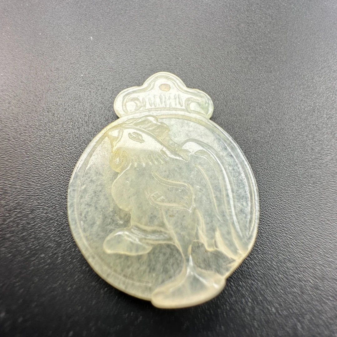 明清老料翡翠冰种生肖鸡挂件
