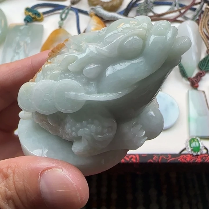翡翠颈饰未镶嵌特色俏雕金蟾摆件