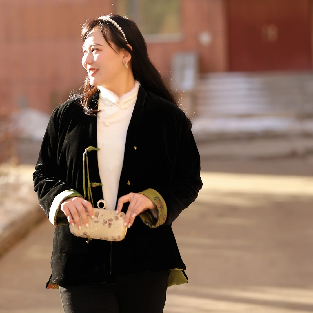 【雪舞】纤后大码冬季加厚锻里黑色金丝绒中式国风盘扣短外套91193