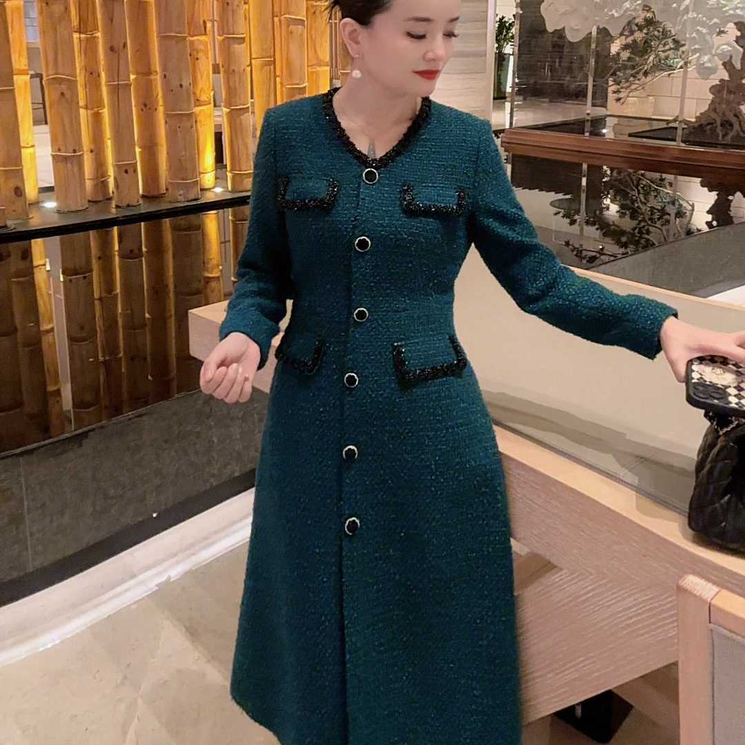 唯伊公馆春季新款名媛气质街头轻奢风小香钉珠连衣裙98536