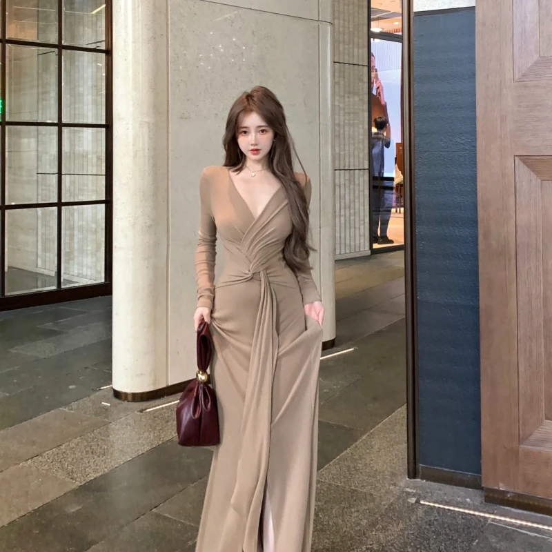咖色v领修身显瘦性感女气质绑带长裙长袖收腰裙子法式复古早秋季