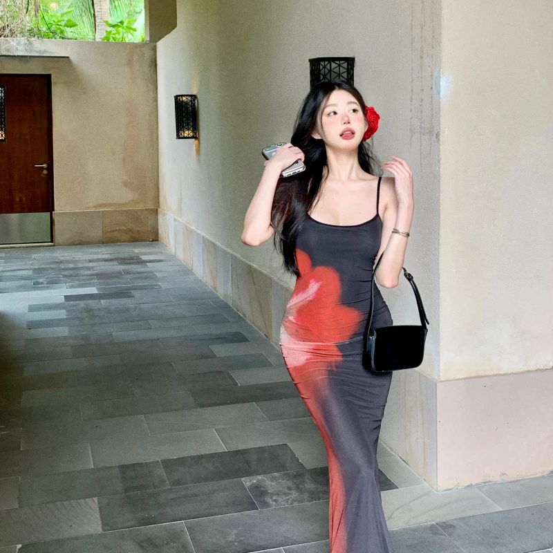 性感辣妹黑色印花吊带连衣裙女夏季气质收腰紧身显瘦包臀裙长裙子