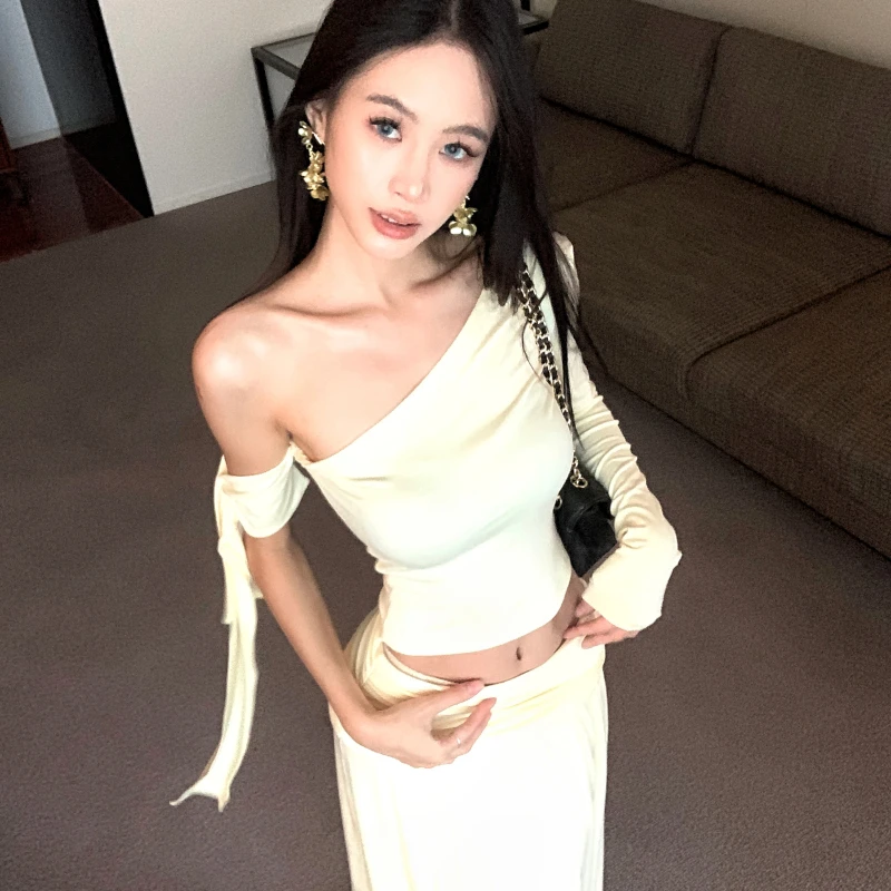 辣妹套装斜肩无袖短款气质T恤女秋冬高腰修身a字中长半身裙两件套