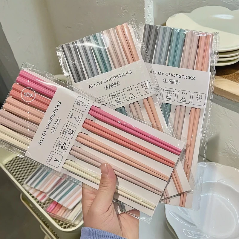 新款马卡龙高颜值合金筷家用一人一彩色筷子防霉耐高温防滑不变形