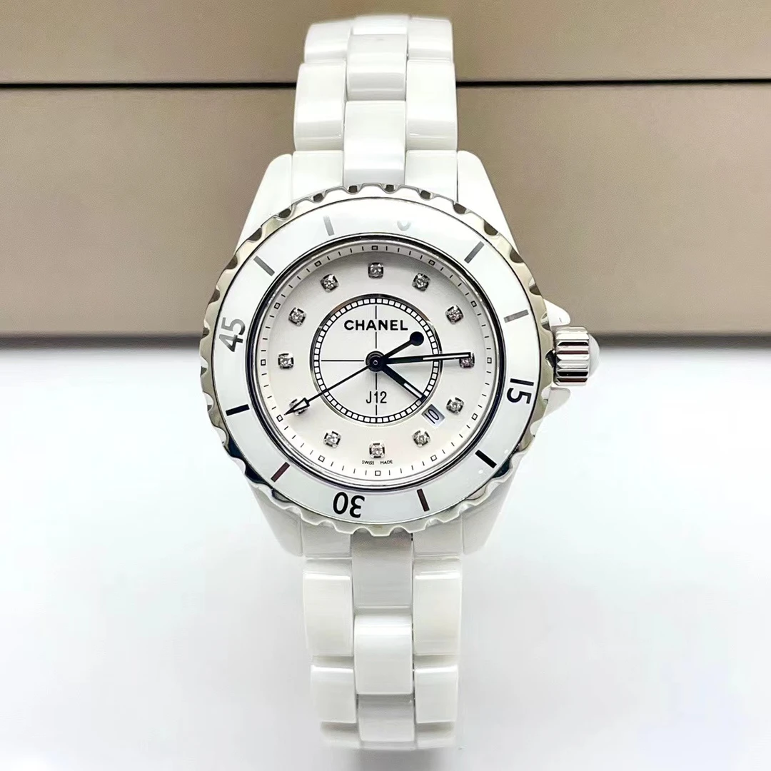 95新 Chanel/香奈儿 J12系列/石英/33mm/钻刻/白陶瓷/女士腕表