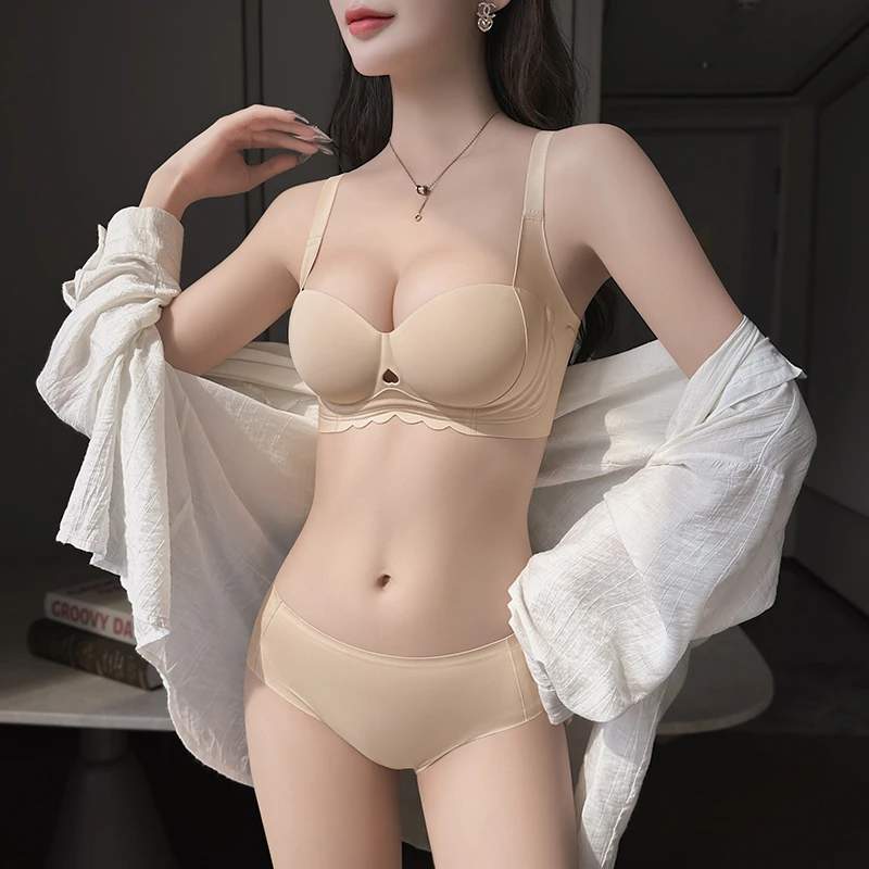 内衣女小胸聚拢显大上托收副乳防下垂2023秋冬新款文胸罩内裤套装