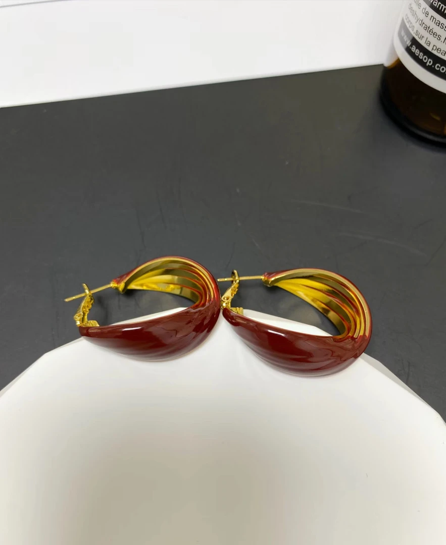 铜合金耳饰 a615秋冬新款高级感滴油大麻花平替好物百搭耳饰