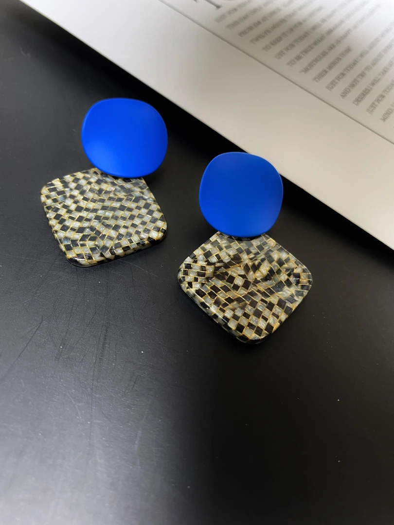 铜合金耳饰 a614万茜同款秋冬新款高级感撞色洋气百搭耳饰