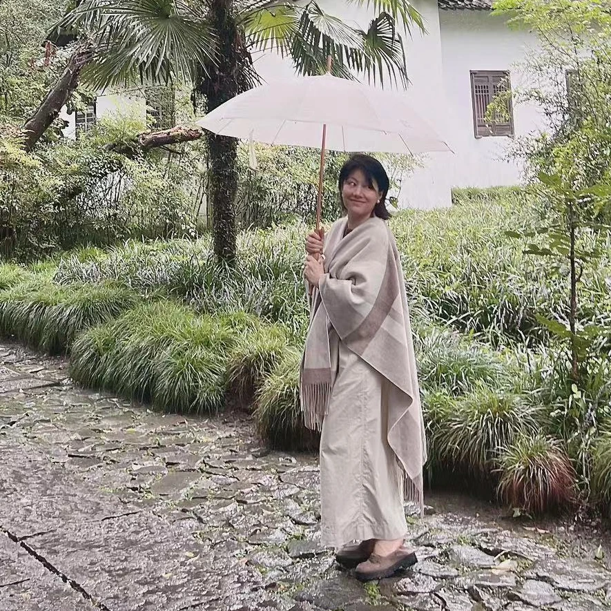 Fen姐【逸美之姿】欧洲品牌纱线初剪羊毛羊绒斗篷92316