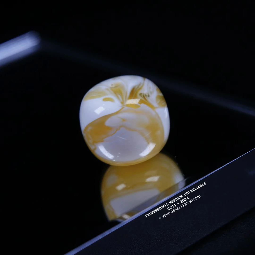 D15（10.3mm)10毫米金漆妖白溶洞老型 一物一拍 天然俄料琥珀蜜蜡