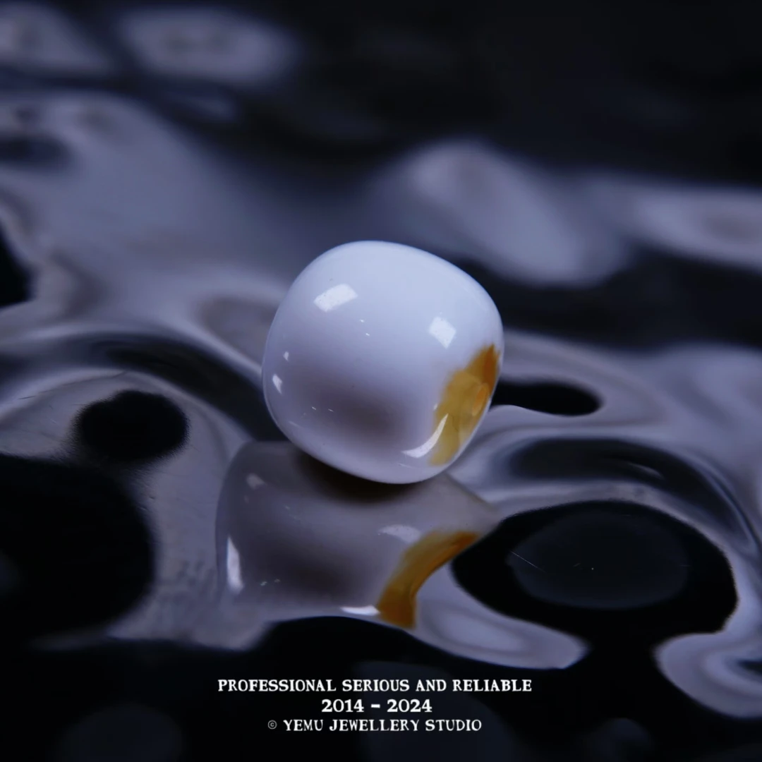 K12（10.0mm)10毫米漆白溶洞老型配珠 一物一拍 天然俄料琥珀蜜蜡