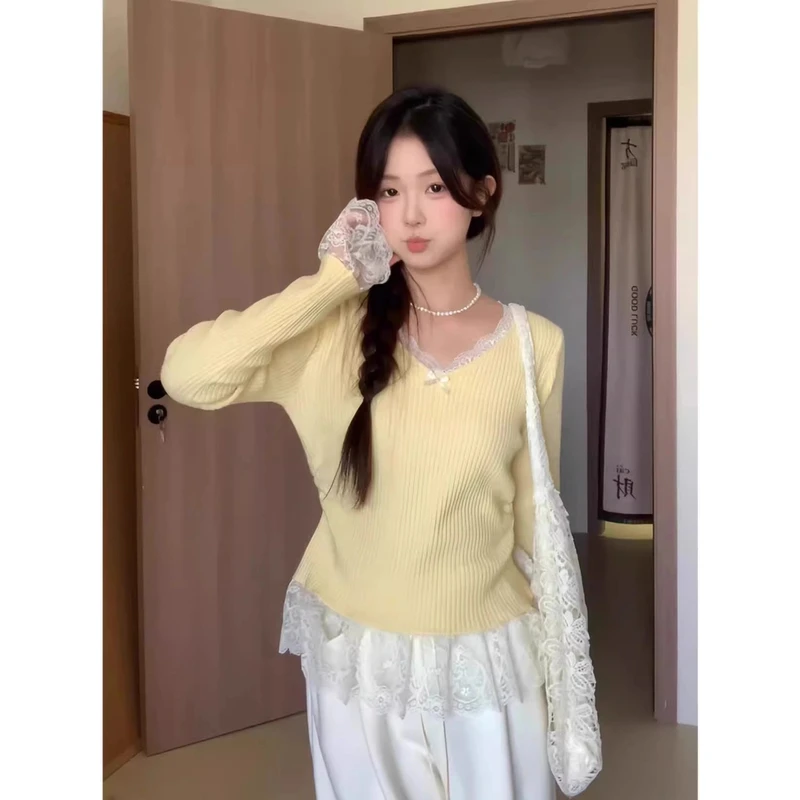 黄色芭蕾风蕾丝花边拼接长袖t恤女秋冬季内搭短款v领打底衫上衣
