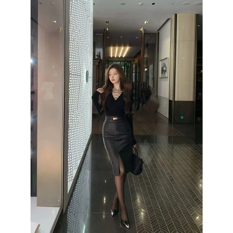 【极简之境】秋冬新款洋气设计感小众V领修身内搭上衣