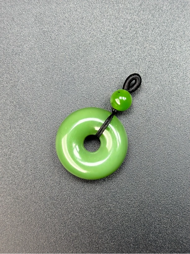 【俄料】和田玉碧玉老坑粉阳绿25×11尺寸平安扣