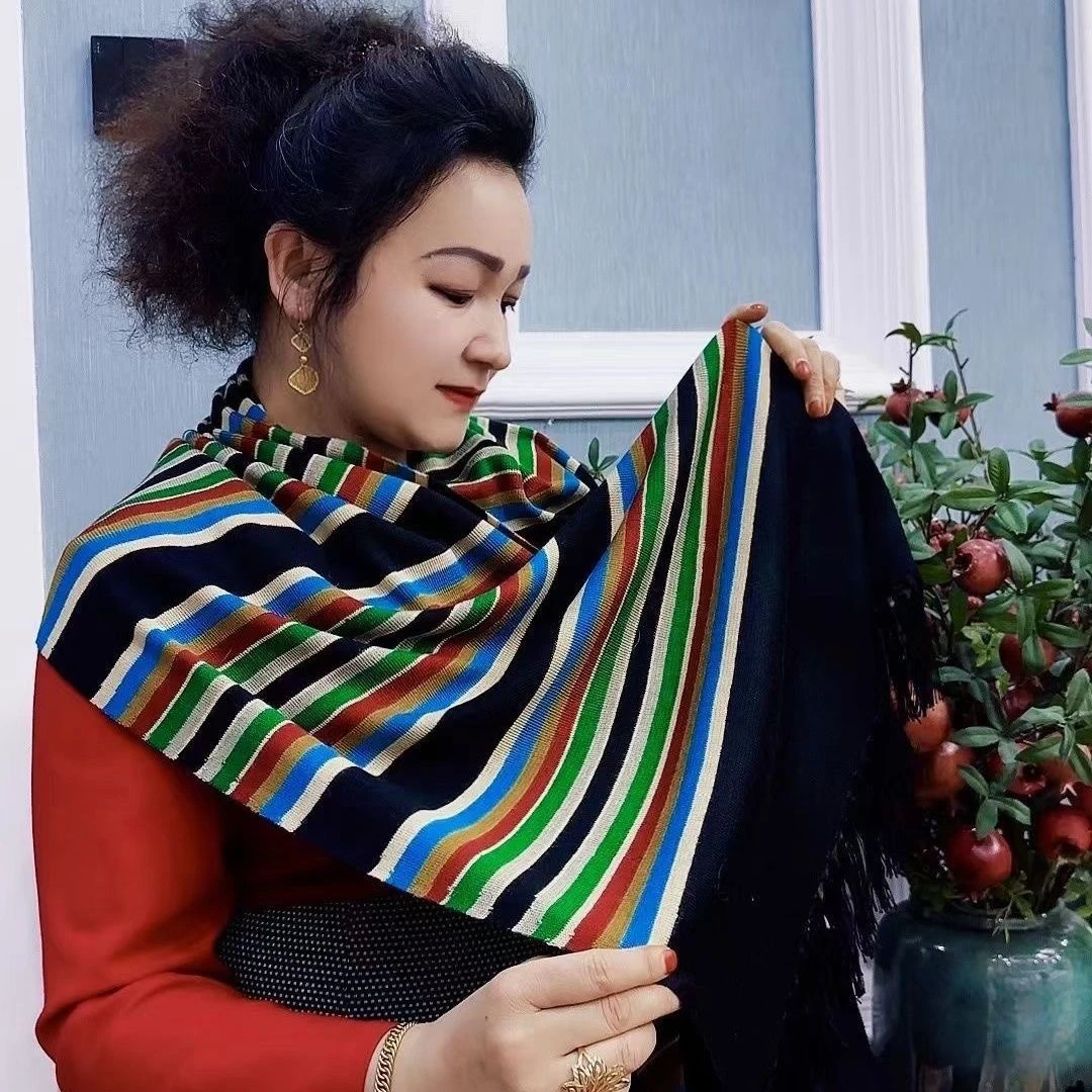 休闲围巾妈妈们的喜欢غۇلجىنىڭ قولدا توقۇلغان گارىس شارپىلار