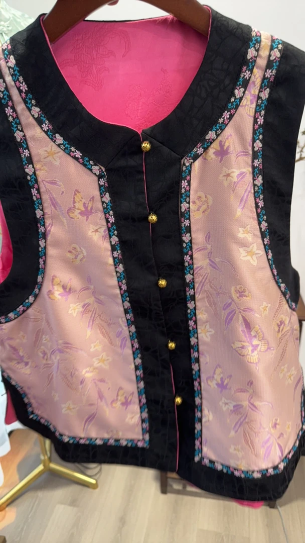 【别束】粉色双面穿刺绣提花无袖上衣