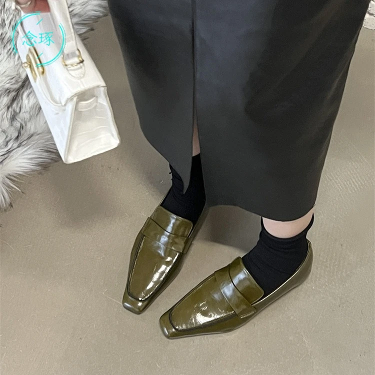 百搭鞋子早秋新款女INS同款懒人穿搭英伦风方头粗跟小皮鞋单鞋