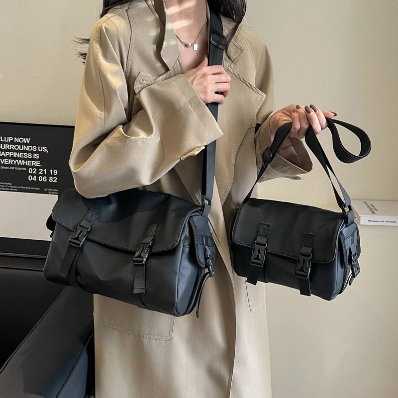 无性别2024年新款小众邮差包小号斜挎单肩包潮牌休闲百搭男女时尚
