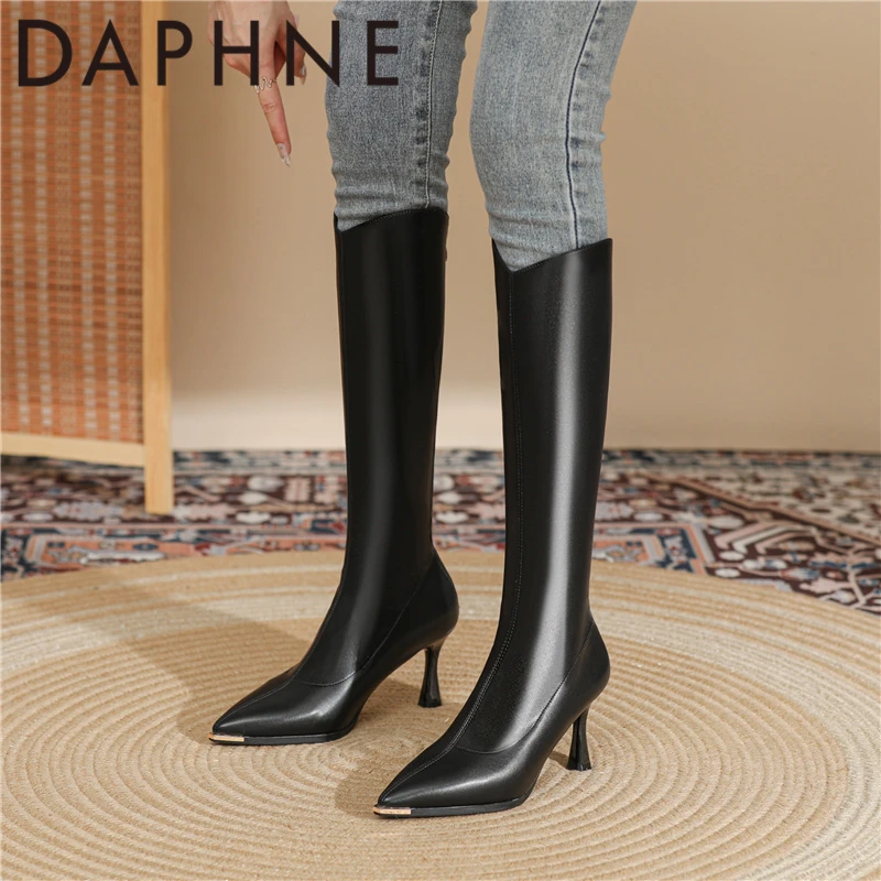 达芙妮靴子女2023新款长筒靴秋冬季高跟不过膝高筒细跟尖头瘦瘦靴