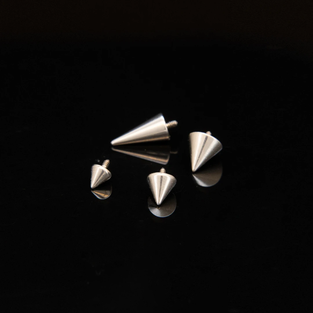 合金耳饰 钛合金恶魔钉耳钉（单个）