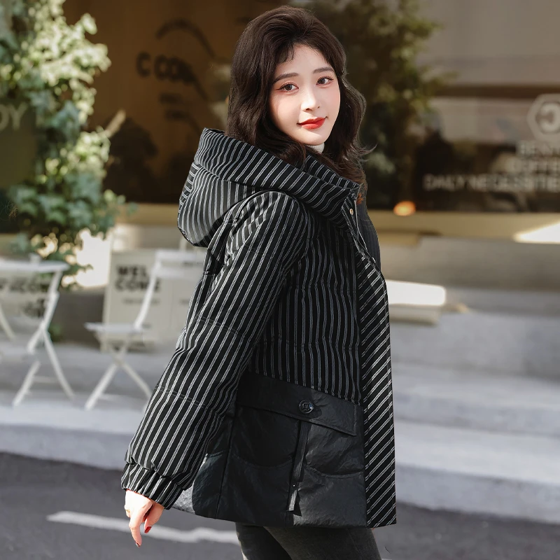 2024年新款女装九江黑色时尚短款羽绒服女2024秋冬新款小个子白鸭